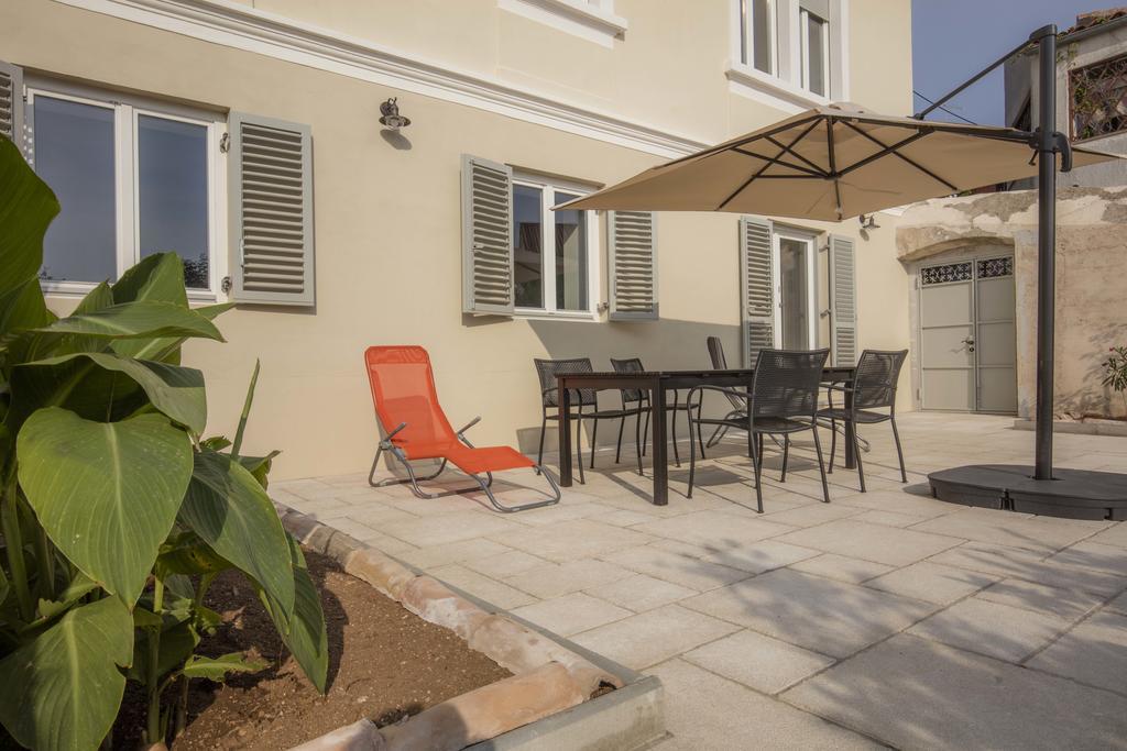 Apartments Villa Adrienne Mali Lošinj Dış mekan fotoğraf