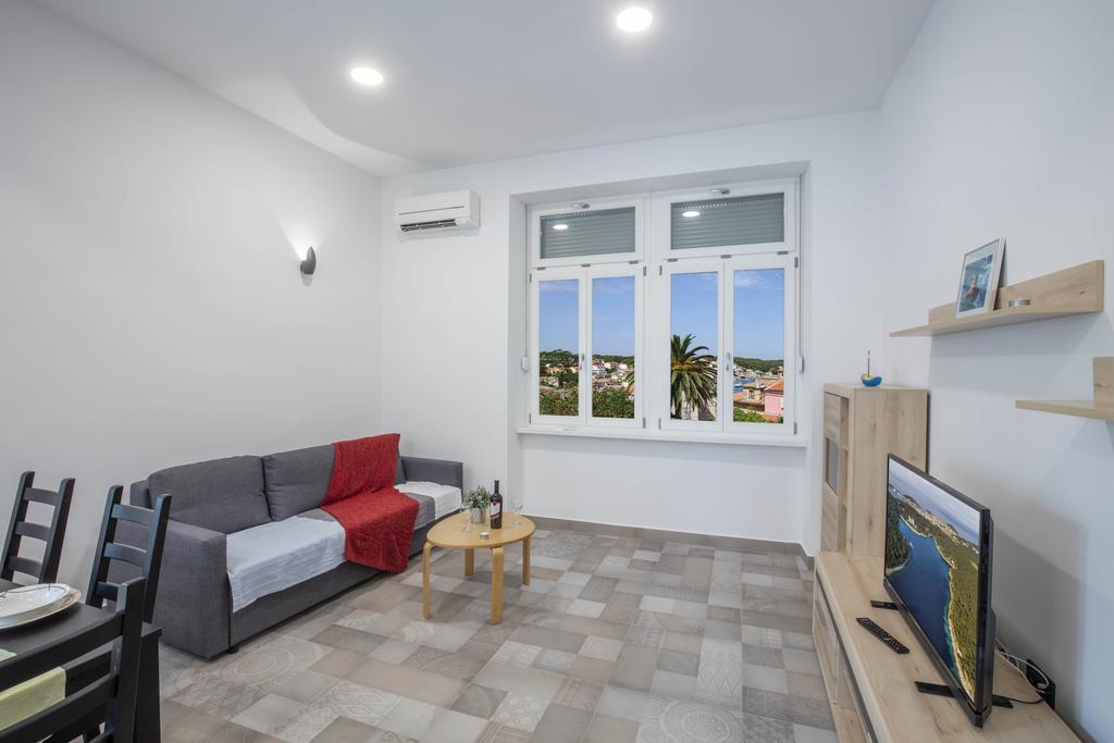 Apartments Villa Adrienne Mali Lošinj Dış mekan fotoğraf