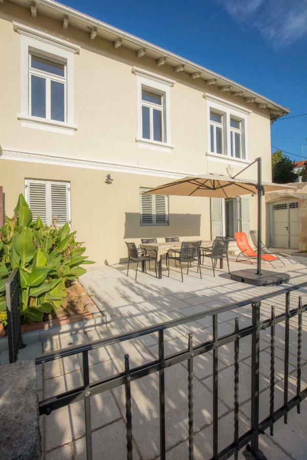 Apartments Villa Adrienne Mali Lošinj Dış mekan fotoğraf