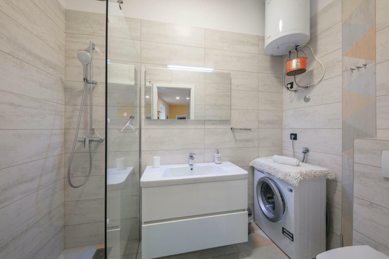 Apartments Villa Adrienne Mali Lošinj Dış mekan fotoğraf